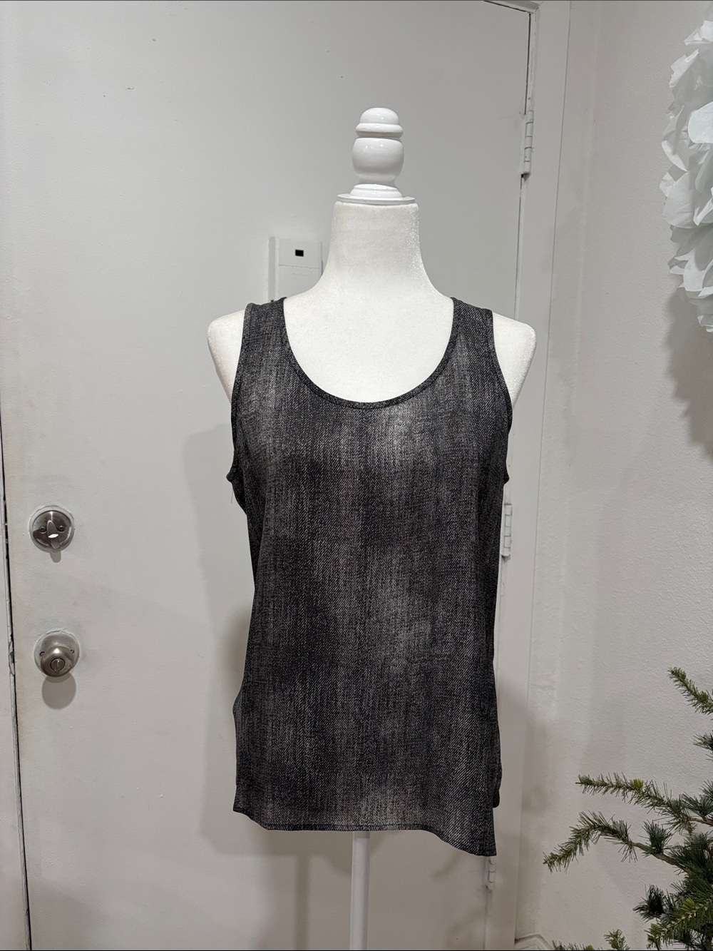 Eileen Fisher Tank Top size small 100% silk